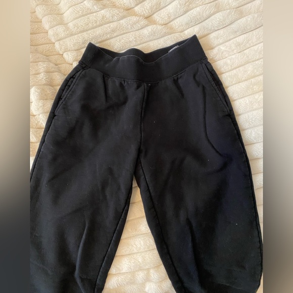 Aritzia Perfect Pocket Joggers - Picture 1 of 7